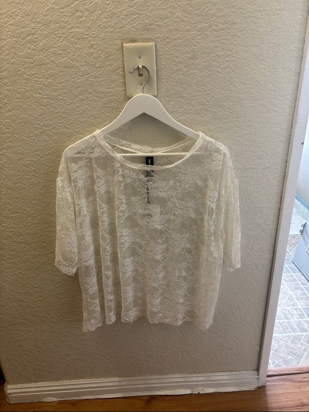 Agnes & Dora Sheer Floral Lace Short Sleeve Top - White